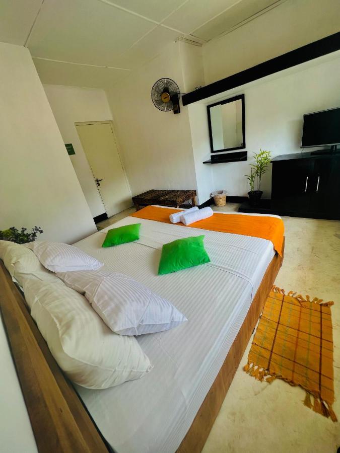 Louis Lake Villa Kandy Esterno foto