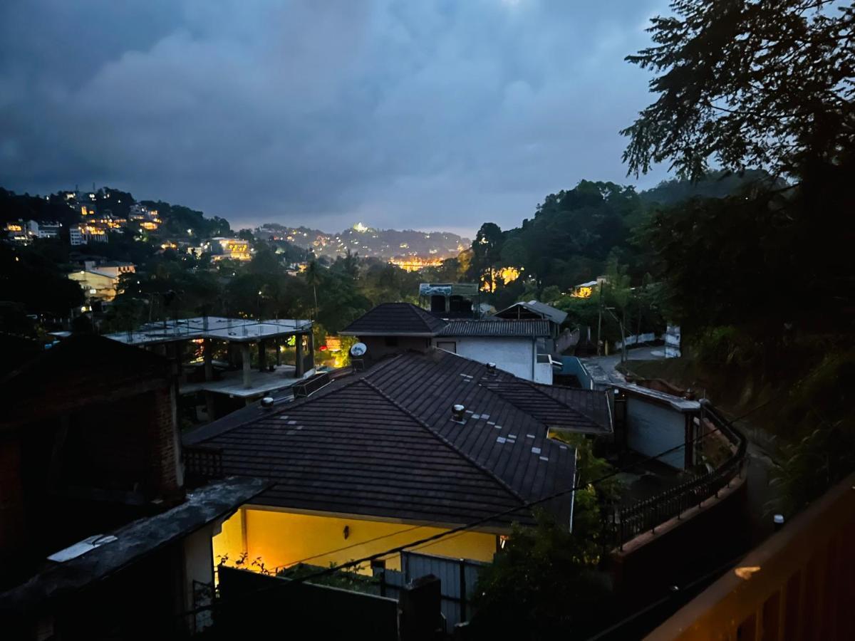 Louis Lake Villa Kandy Esterno foto